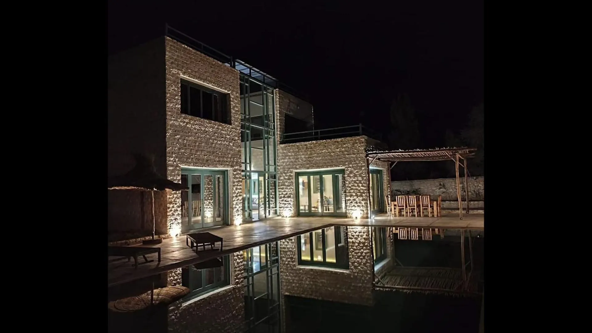 Wink House : Charme Et Serenite Εσαουίρα